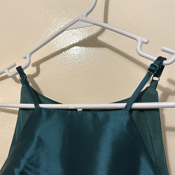 Lulu’s emerald green high-low dress - Picture 6 of 6